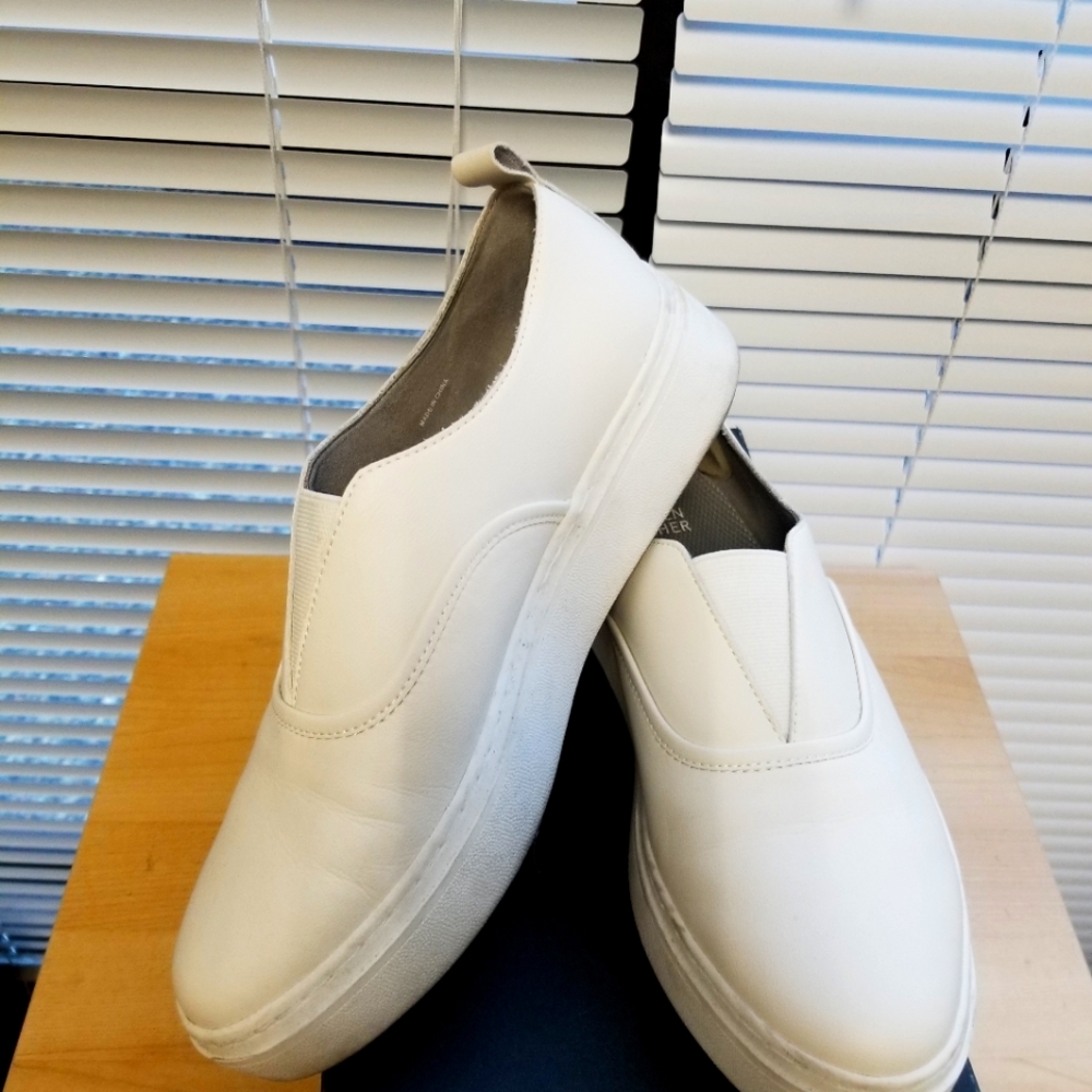 Leather slip on sneaker